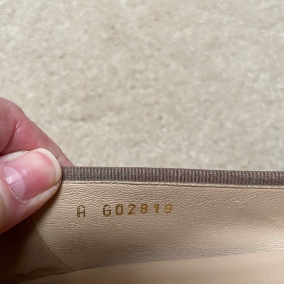 CHANEL Bronze Leather Ballet Flats with Bow and CC Logo - Picture 6 of 8